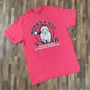 NWOT Santa Graphic Short Sleeve T-Shirt Red Medium